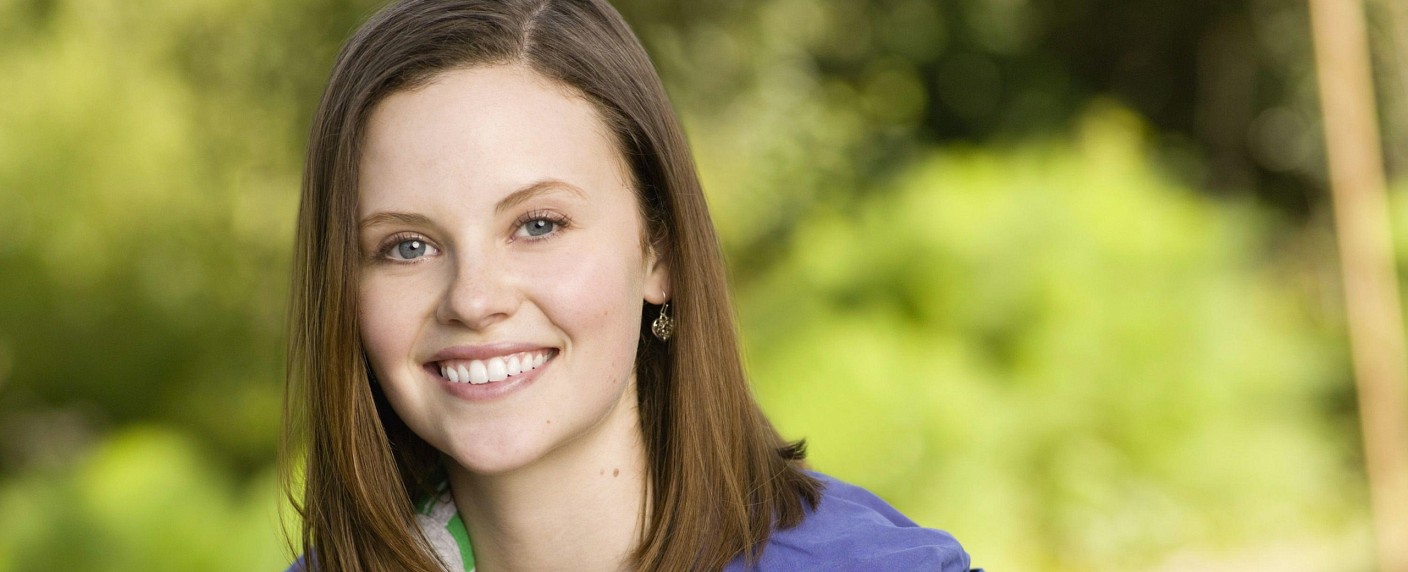 „Midnight, Texas“: François Arnaud und Sarah Ramos in Harris-Verfilmung – Parapsychologe zieht in mysteriöse Nachbarschaft – Bild: NBC