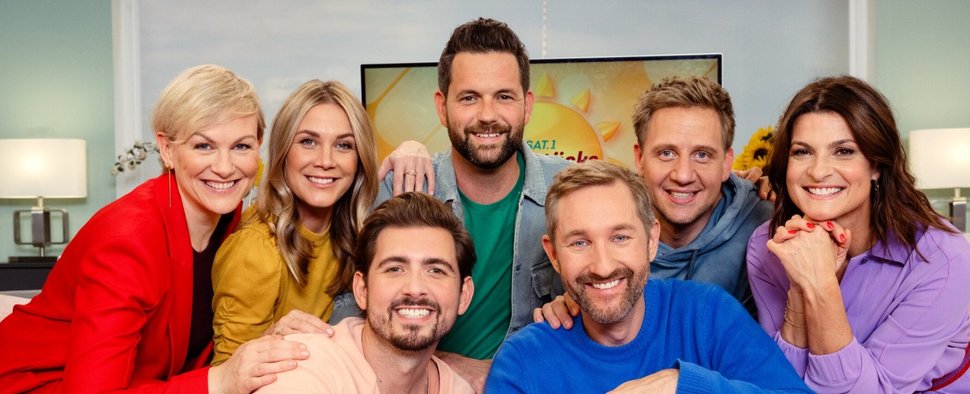 Das Team von „Sat.1-Frühstücksfernsehen am Sonntag“: (v. l.) Karen Heinrichs, Alina Merkau, Chris Wackert, Matthias Killing, Daniel Boschmann, Lukas Haunerland und Marlene Lufen – Bild: Sat.1/Claudius Pflug