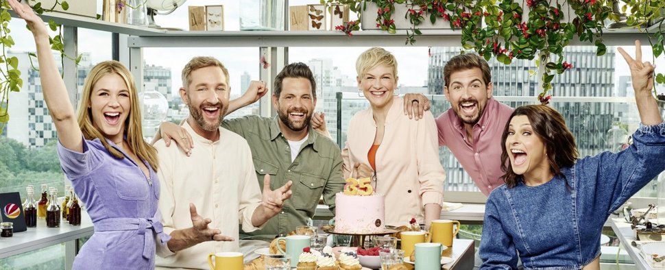 Moderieren das SAT.1-Frühstücksfernsehen: (v. l. n. r.) Alina Merkau, Daniel Boschmann, Matthias Killing, Karen Heinrichs, Christian Wackert und Marlene Lufen – Bild: Sat.1/Christoph Köstlin