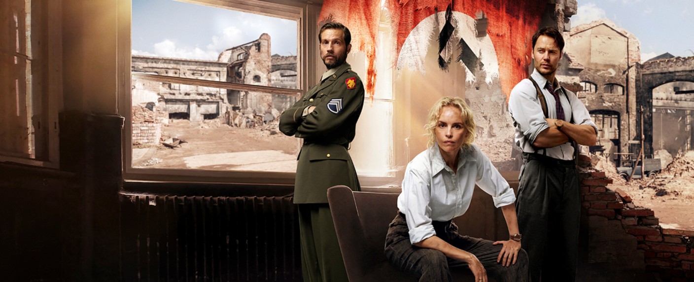 „Schatten der Mörder – Shadowplay“: Serienkiller-Thriller mit Taylor Kitsch und Nina Hoss und zu viel Plattitüden – Review – ZDF-Ko-Produktion um Max und Moritz in der Stadt der Ruinen – Bild: ZDF/​Stanislav Honzik