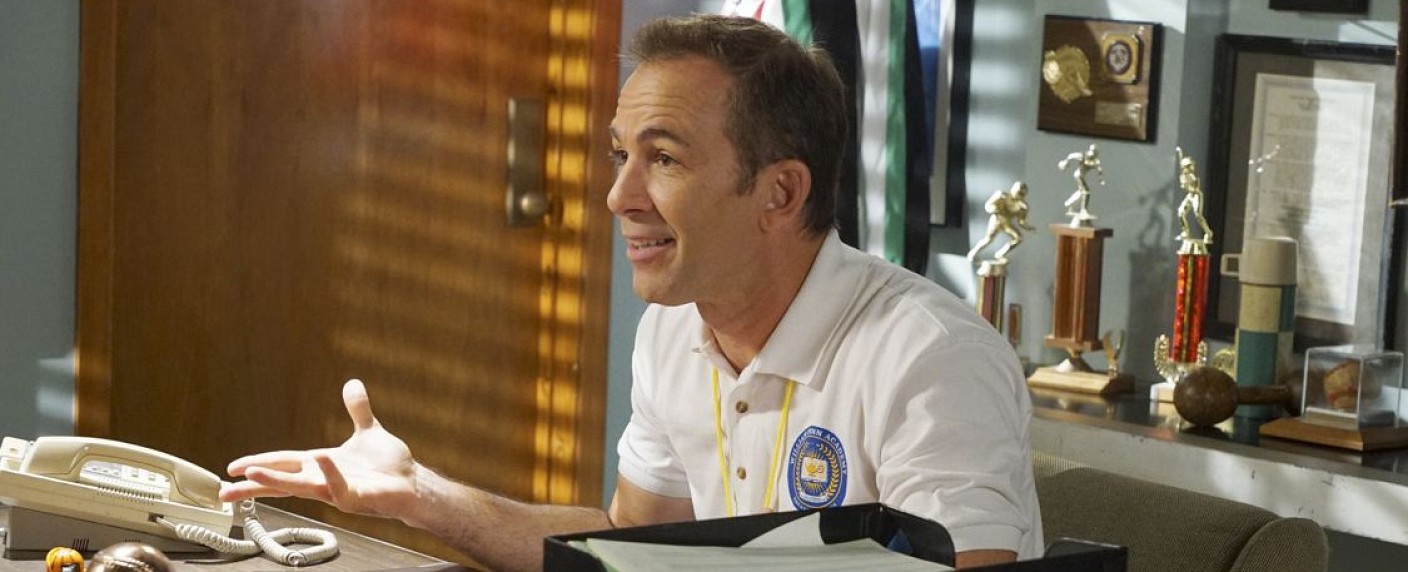 „The Goldbergs“: Adams Sportlehrer vor 90er-Jahre-Spin-Off – ABC lässt Serie um Coach Mellor entwickeln – Bild: ABC