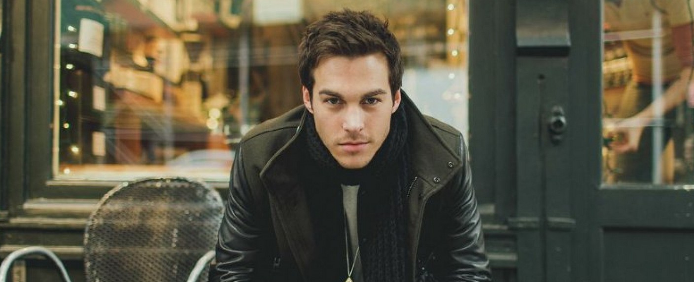 The CW verpflichtet Chris Wood für Hauptrolle in „Cordon“ – Ex-„Vampire Diaries“-Darsteller in Pilot von Julie Plec – Bild: Publicity Foto/​Sasha Israel