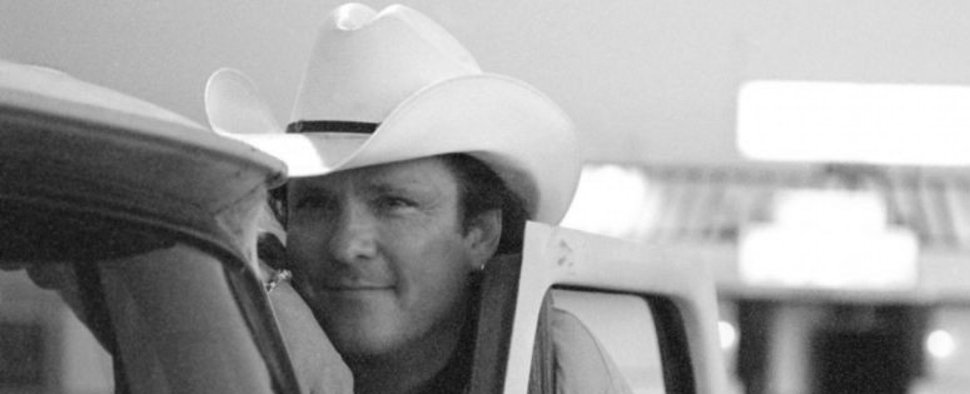 Schauspieler Michael Madsen in einem Szenenfoto zu „Kill Bill – Volume 2“ – Bild: Miramax