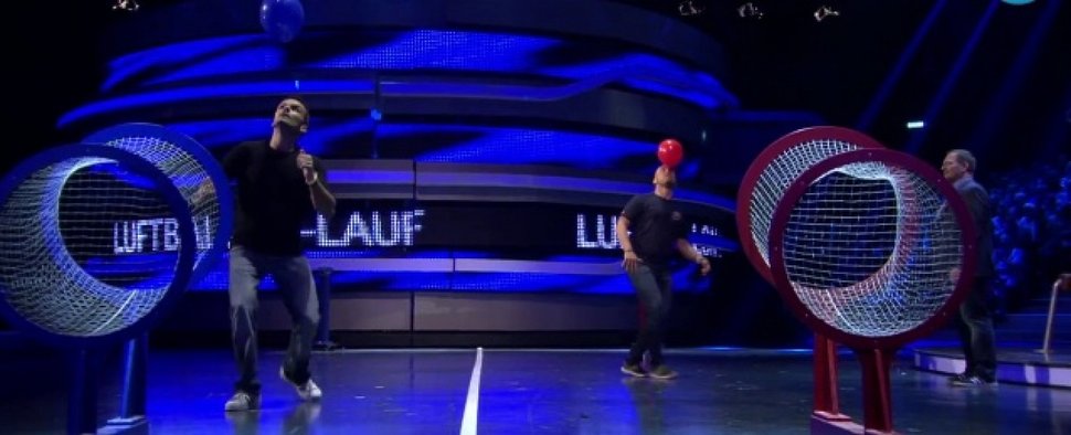 „Schlag den Henssler“: Das Spiel „Luftballon-Lauf“ – Bild: ProSieben/Screenshot
