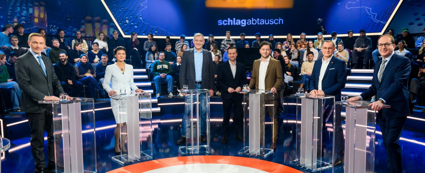 „Kein Publikum gecastet“: ZDF reagiert auf Vorwürfe zu „Schlagabtausch“ – ZDF weist auch Vorwurf der bewussten Falschdarstellung von CDU-Parteitag zurück – Bild: ZDF/​Svea Pietschmann