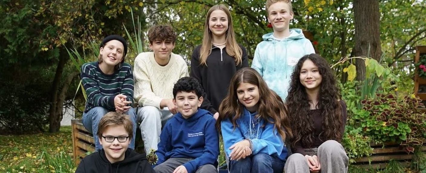 „Schloss Einstein“: Termin für Crossover mit „Die Pfefferkörner“ und neue Staffel verkündet – Langlebige Jugendserie kehrt mit neuen Folgen zurück – Bild: MDR/​Florian Walter Friedrich