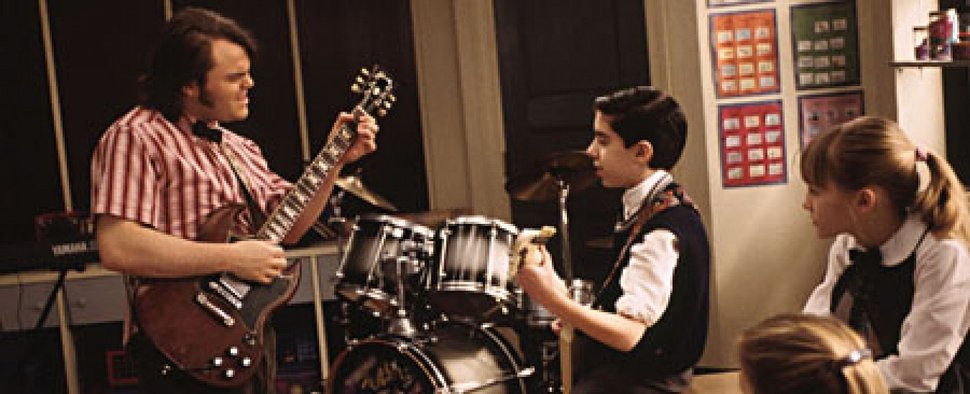 Jack Black mit Schülern im Kinofilm „School of Rock“ – Bild: Paramount Pictures/UIP