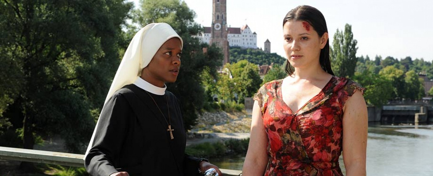 Ehemalige „Sturm der Liebe“-Darstellerin stößt zu „Um Himmels Willen“ – Mareike Lindenmeyer ab heute neu dabei – Bild: ARD/​Barbara Bauriedl