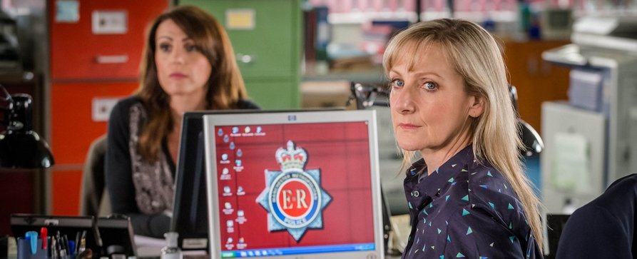 ITV bestellt dreiteiliges Special zur erfolgreichen Krimiserie „Scott & Bailey“ – Janet Scott (Lesley Sharp) und Rachel Bailey (Suranne Jones) jagen Mörder im Internet – Bild: ITV