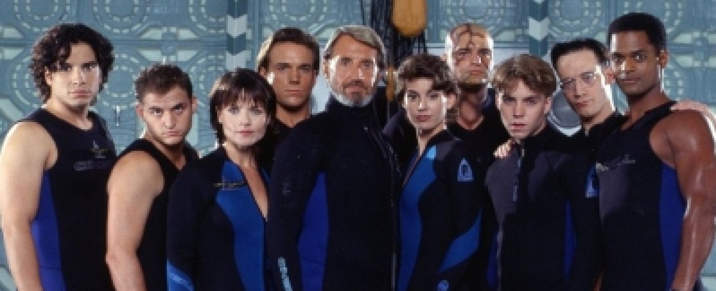 Tele 5-Programmpläne: „Sea Quest“ und zweite „Defiance“-Staffel im Frühjahr – „Kalkofes Mattscheibe“, „SchleFaZ“ und „Frau Dingens“ werden fortgesetzt – Bild: Amblin Entertainment /​ Universal TV