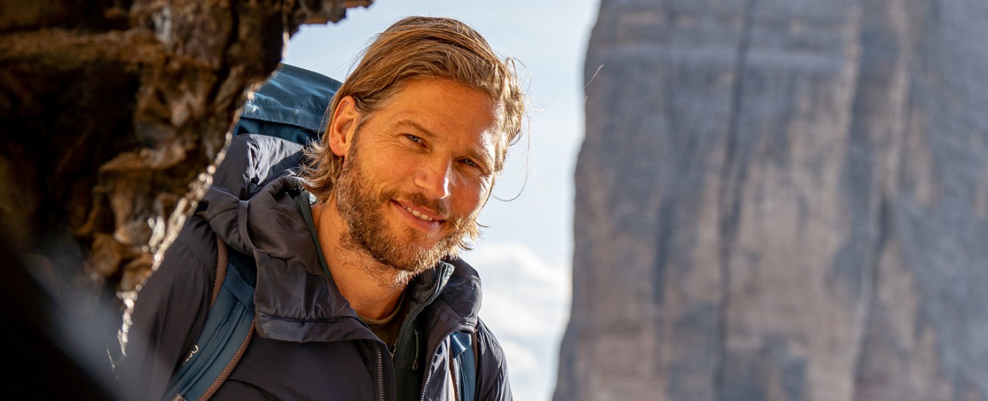 „Die Bergretter“-Star Sebastian Ströbel in neuer „Terra X“-Reihe – Schauspieler erfüllt sich den Traum einer Alpenüberquerung – Bild: ZDF/​Thomas Maerz
