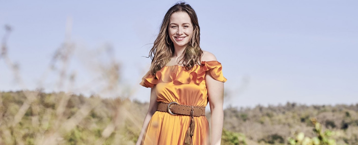 „GZSZ“-Comeback nach sieben Jahren: Senta-Sofia Delliponti kehrt zurück – Wiedersehen mit Tanja Seefeld – Bild: Universal Music/​Ben Wolf