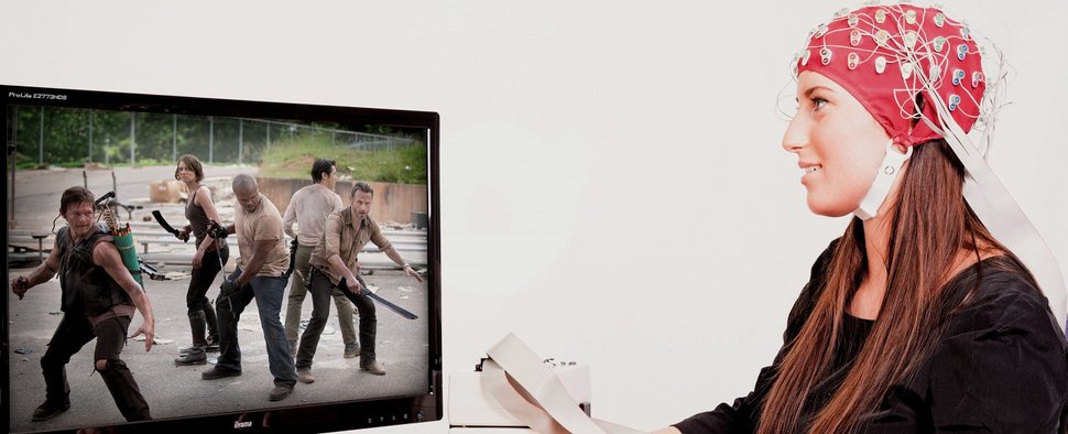 Serienfans werden unter die Lupe genommen – Bild: Fox International Channels