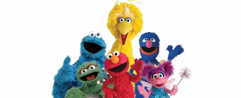 Die sechs zentralen Figuren der „Sesame Street“: Oscar, Cookie Monster, Elmo, Big Bird, Grover und Abby Cadabby – Bild: HBO