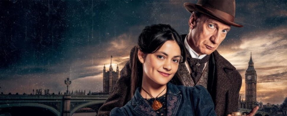 „Sherlock & Daughter“ mit Blu Hunt (l.) und David Thewlis – Bild: The CW
