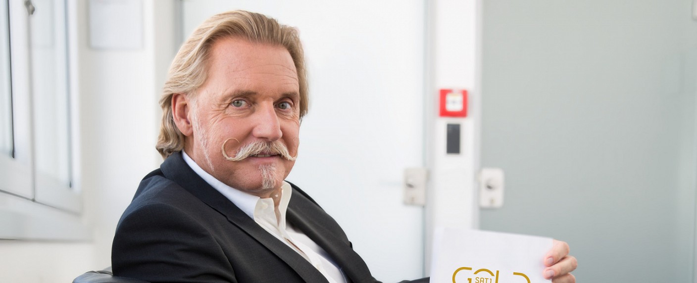 „Sicher ist sicher“: Neues Sat.1 Gold-Magazin mit Ingo Lenßen startet Ende September – TV-Anwalt gibt Tipps zum Schutz vor Gaunern – Bild: Sat.1 Gold