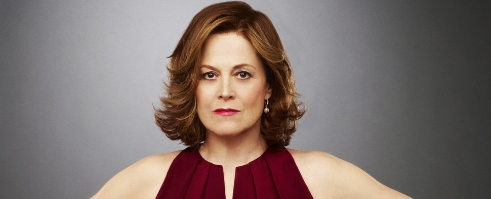 Sigourney Weaver ist bei „The Mandalorian & Grogu“ mit dabei – Bild: Andrew Eccles/USA Network