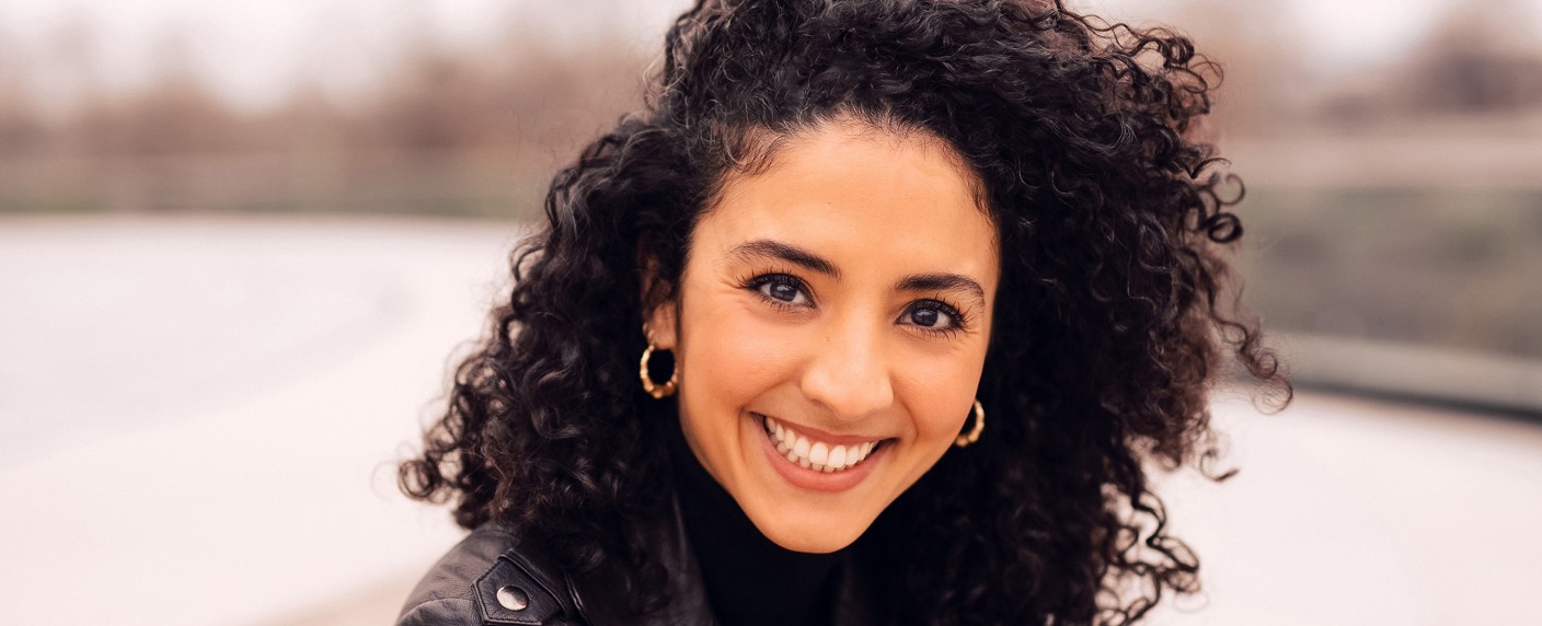 Siham El-Maimouni („Die Sendung mit der Maus“) verstärkt „ttt – titel thesen temperamente“ – Oliver Köhr verlässt „Bericht aus Berlin“ – Bild: WDR/​Lena Heckl