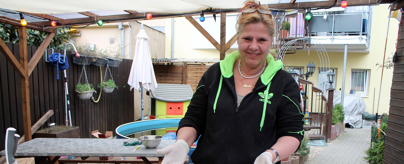 „Lecker Schmecker Wollny“: Etwas andere RTL II-Kochshow kehrt zurück – Silvia kocht elf Gerichte in einem Drei-Gänge-Menü – Bild: RTL II