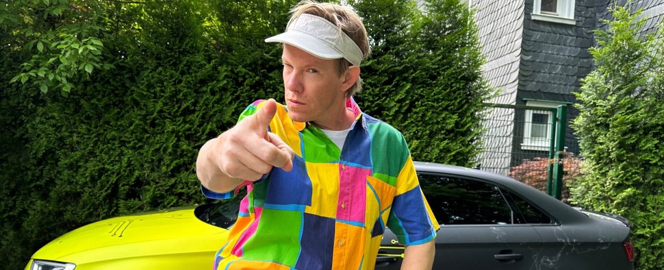 Simon Gosejohann ist zurück mit der „Comedystreet“ – Bild: Joyn