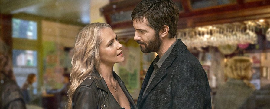 „Mix Tape“: Romantische Miniserie feiert Deutschlandpremiere – Teresa Palmer und Jim Sturgess in Jahrzehnte umspannender Liebesgeschichte – Bild: Boat Rocker Studios „Mix Tape“: Romantische Miniserie feiert Deutschlandpremiere – Teresa Palmer und Jim Sturgess in Jahrzehnte umspannender Liebesgeschichte – Bild: Boat Rocker Studios
