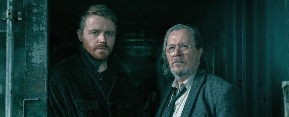 Jack Lowden (l.) und Gary Oldman in der sechsten Staffel von „Slow Horses“ – Bild: Apple TV/Jack English