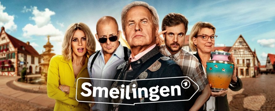 „Smeilingen“: Neue ARD-Sketch-Comedyserie mit Starttermin – Schauspielprominenz in Dorfidyll – Bild: ARD/​SWR/​Constantin Entertainment/​Alex J. Moll