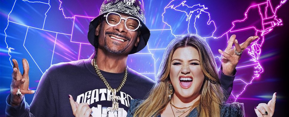 Snoop Dogg und Kelly Clarkson moderieren den American Song Contest 2022 – Bild: Chris Haston/ Dave Bjerke/ NBC