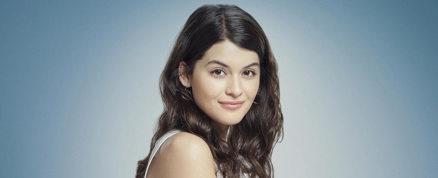 „Single Drunk Female“: Sofia Black-D’Elia („The Mick“) mit neuem Comedy-Piloten – Party-Girl muss während Bewährung wieder bei Mutter (Ally Sheedy) einziehen – Bild: Scott Council/​FOX