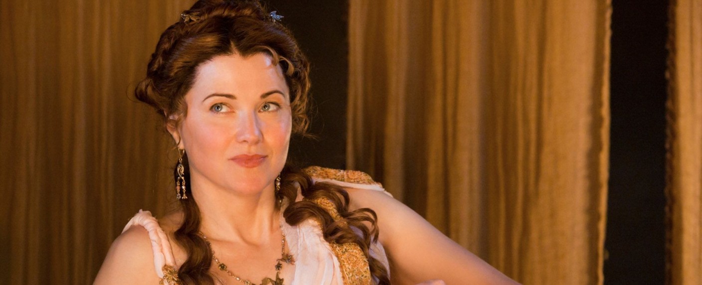 „Spartacus“: Lucy Lawless in neuer Serie wieder mit dabei – Prominente Verstärkung für „House of Ashur“ – Bild: Starz