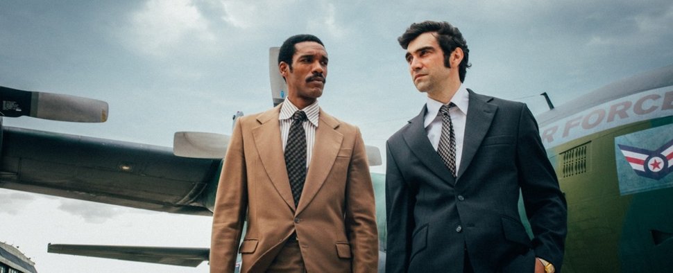Parker Sawyers (l.) und Alec Secăreanu in „Spy/​Master“ – Bild: HBO