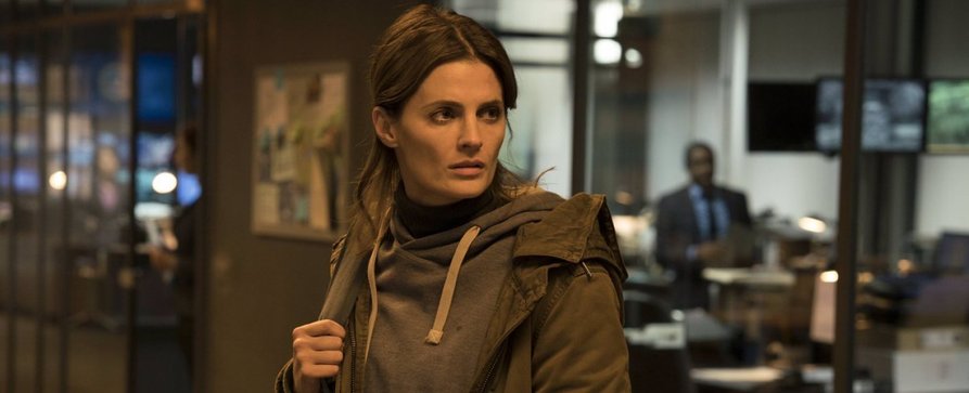 „Castle“-Star Stana Katić wandelt in neuer Serie auf den Spuren von „The Americans“ – Erneute Zusammenarbeit mit „Absentia“-Schöpfer in „Entangled“ – Bild: Sony Pictures TV „Castle“-Star Stana Katić wandelt in neuer Serie auf den Spuren von „The Americans“ – Erneute Zusammenarbeit mit „Absentia“-Schöpfer in „Entangled“ – Bild: Sony Pictures TV