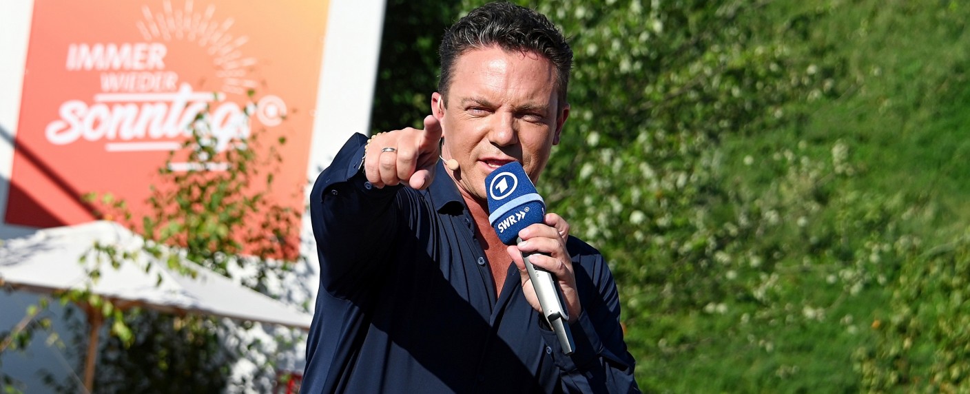 „Immer wieder sonntags“: Stefan Mross fehlt nach Trauerfall in nächster Ausgabe – Überraschender Ersatz bereits gefunden – Bild: SWR/​Andreas Braun/​mediensegel.de