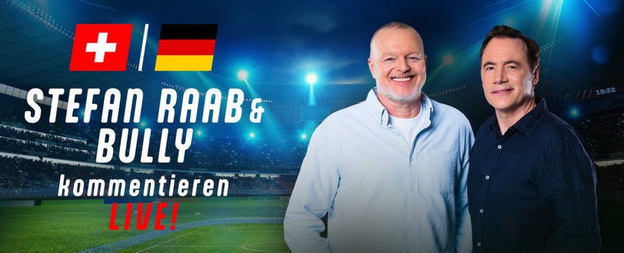 Stefan Raab und Bully kommentieren DFB-Länderspiel gegen die Schweiz – Einstimmung auf nächste Ausgabe von „Stefan und Bully gegen irgendson Schnulli“ – Bild: RTL