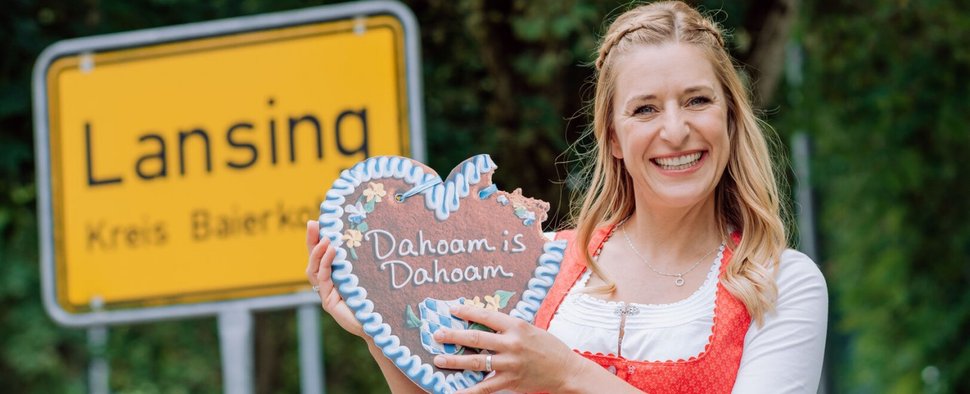 Stefanie Hertel besucht „Dahoam is Dahoam“ – Bild: BR/Nadya Jakobs