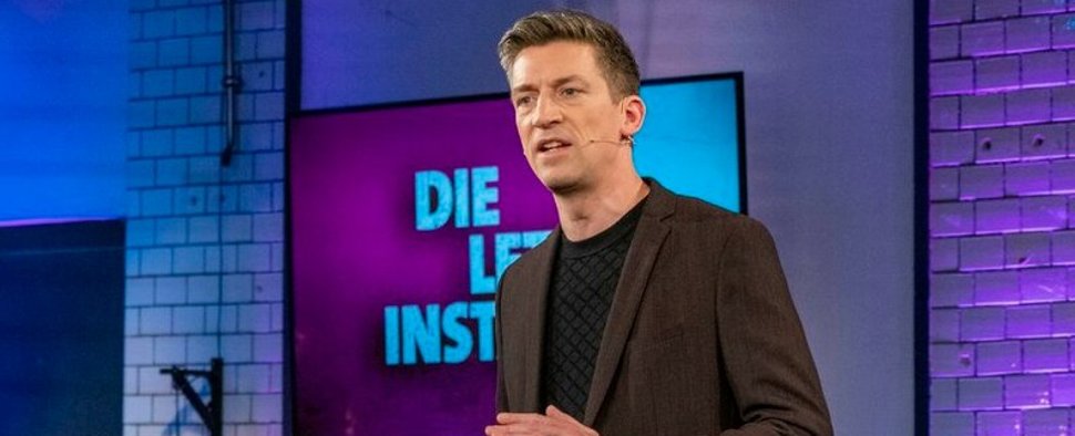 Steffen Hallaschka moderiert „Die letzte Instanz“ – Bild: WDR/Max Kohr