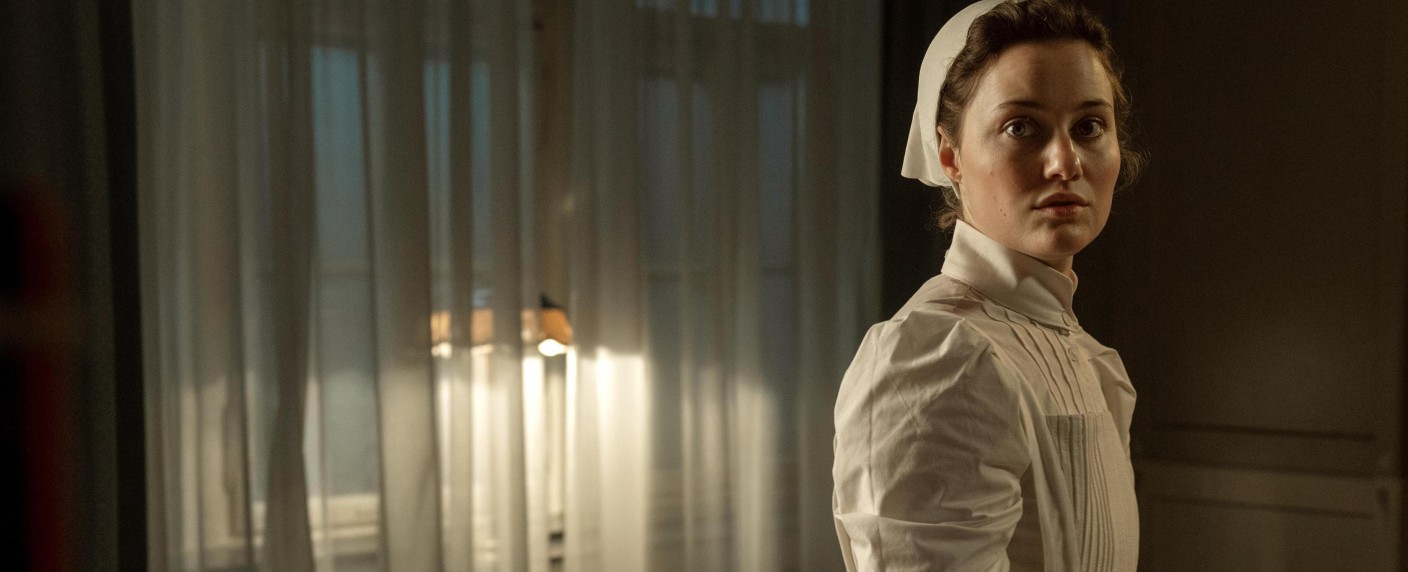 „Davos 1917“: Tolle Kulisse, dürftige Story – Review – Krankenschwester gerät im Ersten Weltkrieg zwischen Geheimdienstfronten – Bild: SRF/​ARD