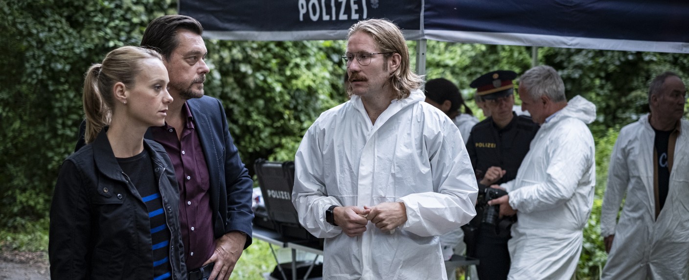 Quoten: „Steirergift“ knapp vorm „Bergdoktor“, „Schlagabtausch“ überzeugt – „Dschungelcamp“ auf hohem Niveau stabil, Tief für „Roadtrip Amerika“ – Bild: ARD Degeto Film/​Allegro Film/​Toni Muhr