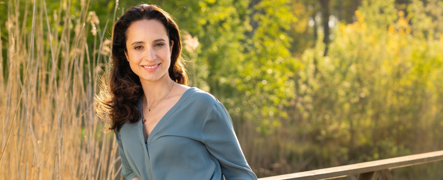 Stephanie Stumph: „Musik steht insgesamt ganz groß auf der Liste“ – Interview über ihre Rolle als Dirigentin, Umgang mit Klatschpresse und Liebe zur Musik – Bild: ZDF/​Arvid Uhlig