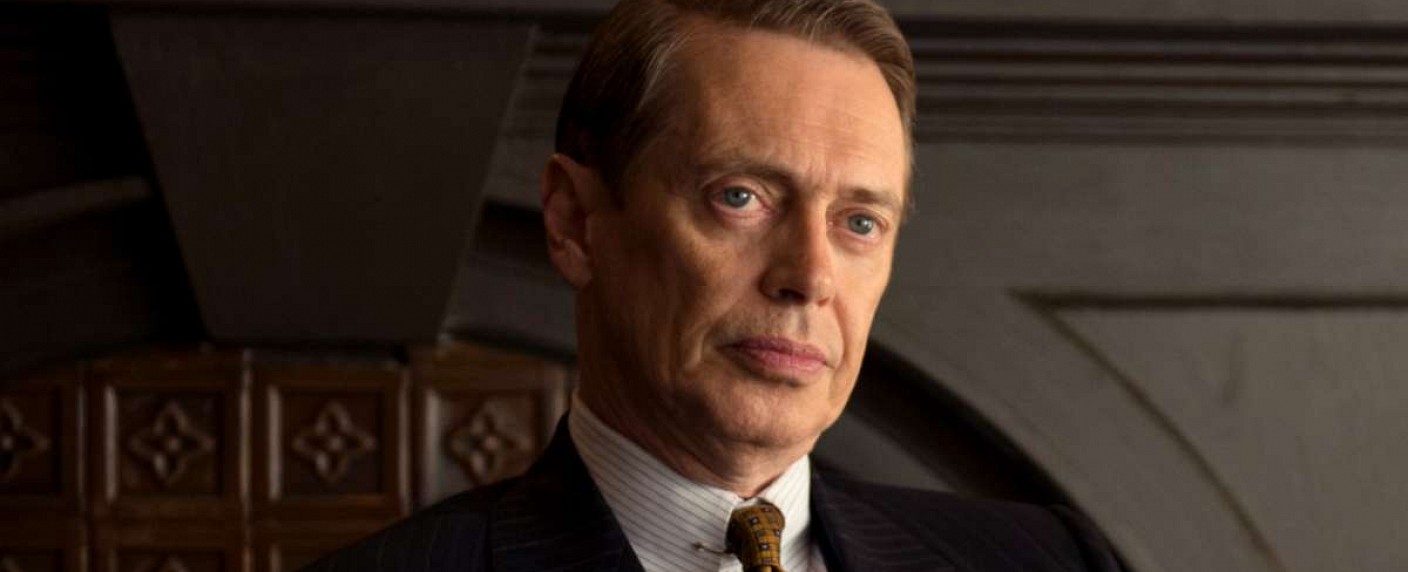 Steve Buscemi wird für neue Comedyserie zu Gott – „Boardwalk Empire“-Star wird in „Miracle Workers“ zum Chef von Daniel Radcliffe – Bild: HBO
