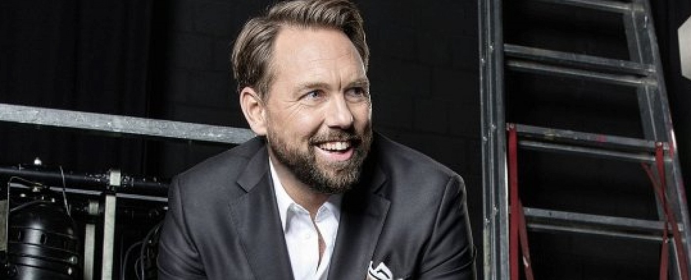 Quoten am Samstag: „Versteckte Kamera“ enttäuscht, Biathlon überzeugt – Show-Neuauflage mit Steven Gätjen muss sich gegen ARD und RTL geschlagen geben – Bild: ZDF/​Johanna Brinckman