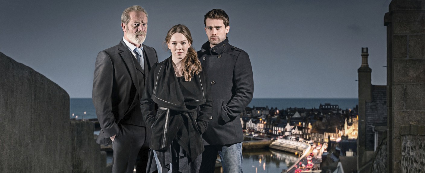 „Stonemouth“: 13th Street zeigt britischen Zweiteiler – Deutsche TV-Premiere des Krimithrillers – Bild: BBC/​13th Street