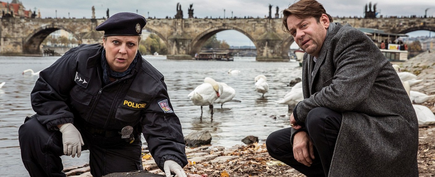 Das Erste mit „Prag-Krimi“-Start und historischem Zweiteiler im Dezember – Katharina Wackernagel wird „Aenne Burda – Die Wirtschaftswunderfrau“ – Bild: ARD Degeto/​Hannes Hubach