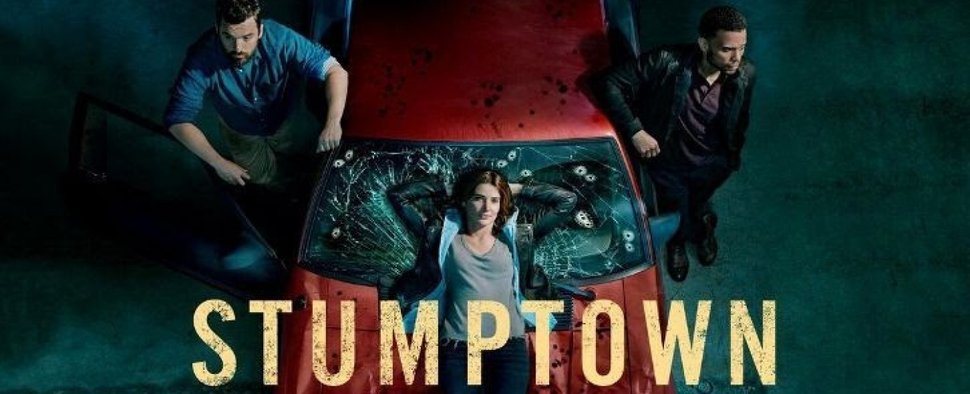 „Stumptown“: Dex (Cobie Smulders, M.) zwischen Kumpel Grey (Jake M. Johnson) und Cop Miles Hoffman (Michael Ealy) – Bild: ABC