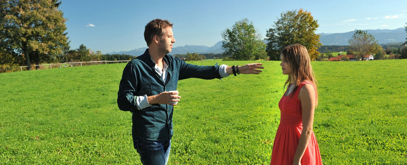 „Sturm der Liebe“: Endgültiger Abschied von Sarah Elena Timpe – Unverhofftes Wiedersehen mit verunglückter Sabrina Görres – Bild: ARD/​Ann Paur