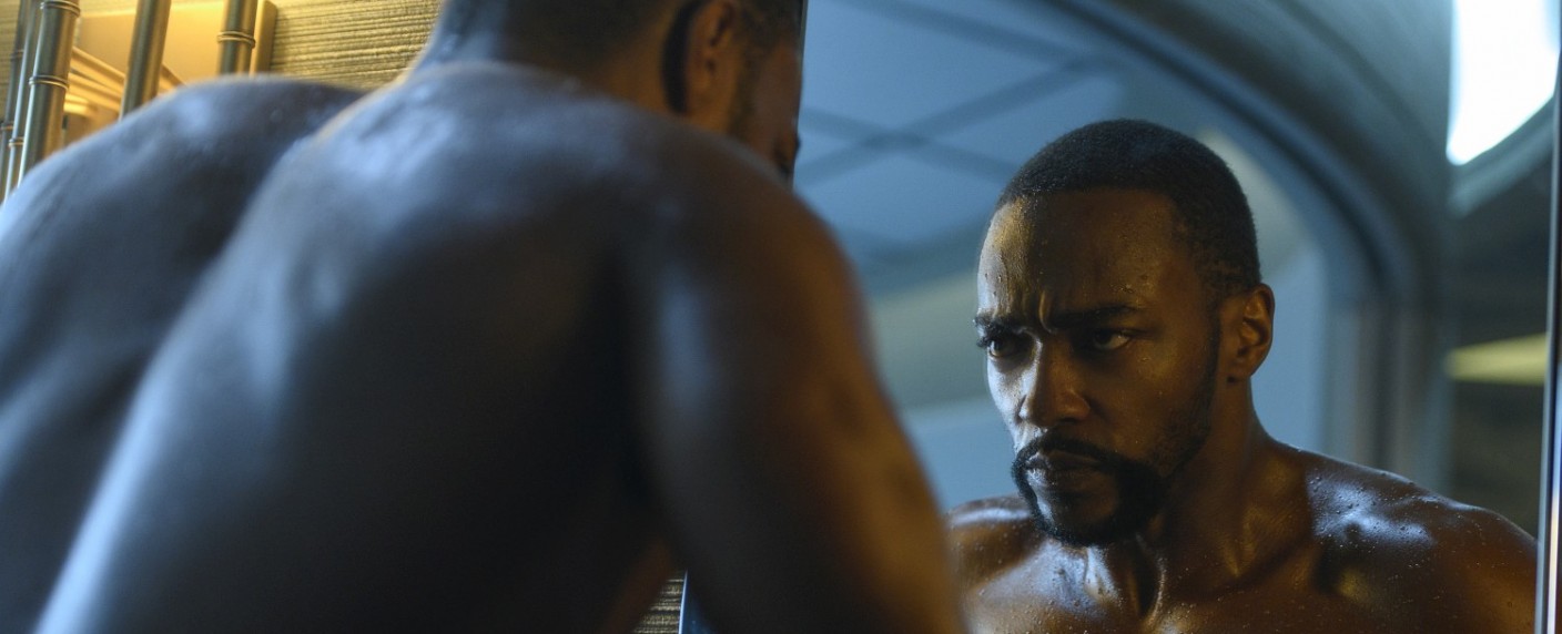 „Altered Carbon“: Takeshi kehrt im neuen Trailer heim – Zweite Staffel der Netflix-Serie bringt Envoy nach Harlans Welt – Bild: Diyah Pera/​Netflix