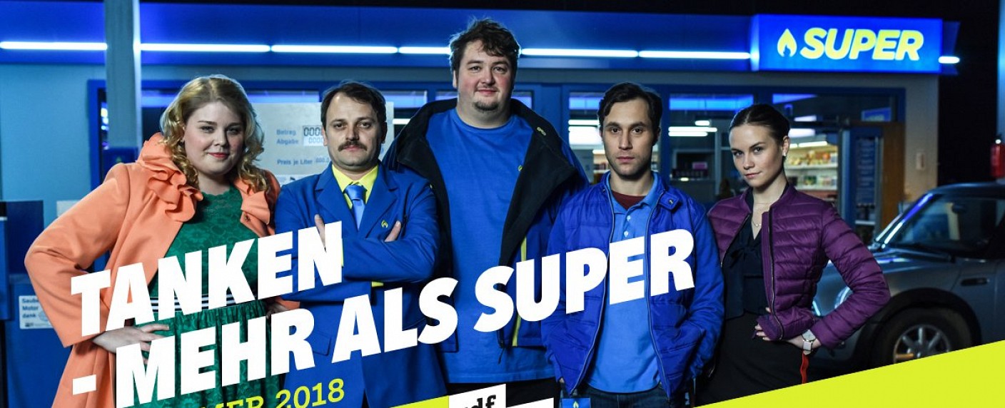 „Tanken“: Bei ZDFneo soll neue Sitcom ab Ende Juli „mehr als Super“ werden – Das merkwürdige Verhalten nächtlicher Tankstellenbewohner – Bild: ZDFneo