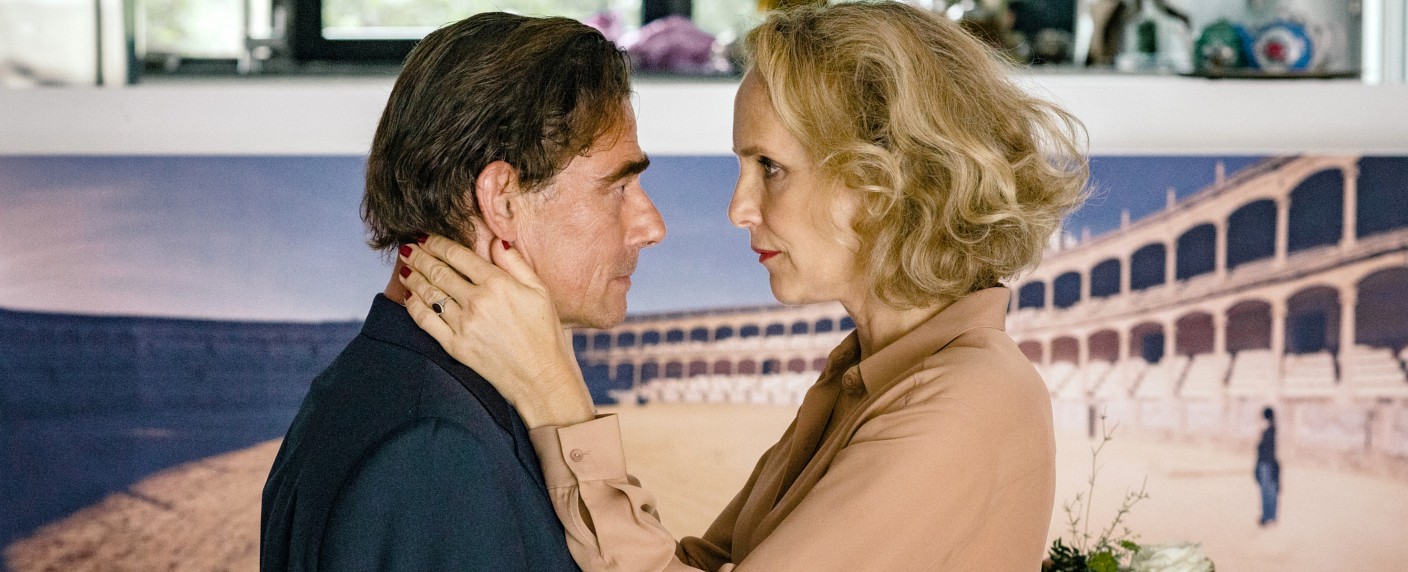 Quoten: Münchner Liebes-„Tatort“ siegt, Shows bei RTL und Sat.1 floppen – „Grill den Henssler“ profitiert von Schwäche der großen Privatsender – Bild: BR/​Claussen+Putz Filmproduktion GmbH/​Hendrik Heiden