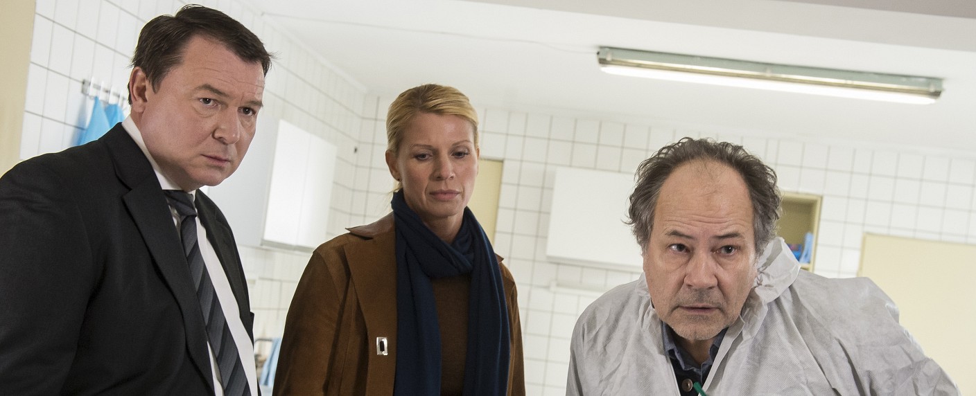 Quoten: „Tatort“ siegt mühelos, Shows bei RTL und Sat.1 am Boden – Dschungel-Nachklapp und „Kitchen Impossible“ erfolgreich – Bild: SR/​Manuela Meyer