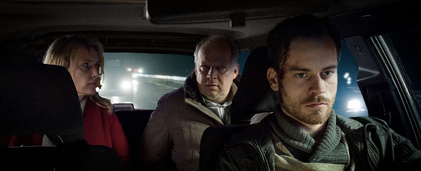 Quoten: Jubiläums-„Tatort“ holt über elf Millionen Zuschauer – Krimi-Reihe zeigt „Rosamunde Pilcher“ und „The Voice of Germany“ die Rücklichter – Bild: NDR/​Meyerbroeker